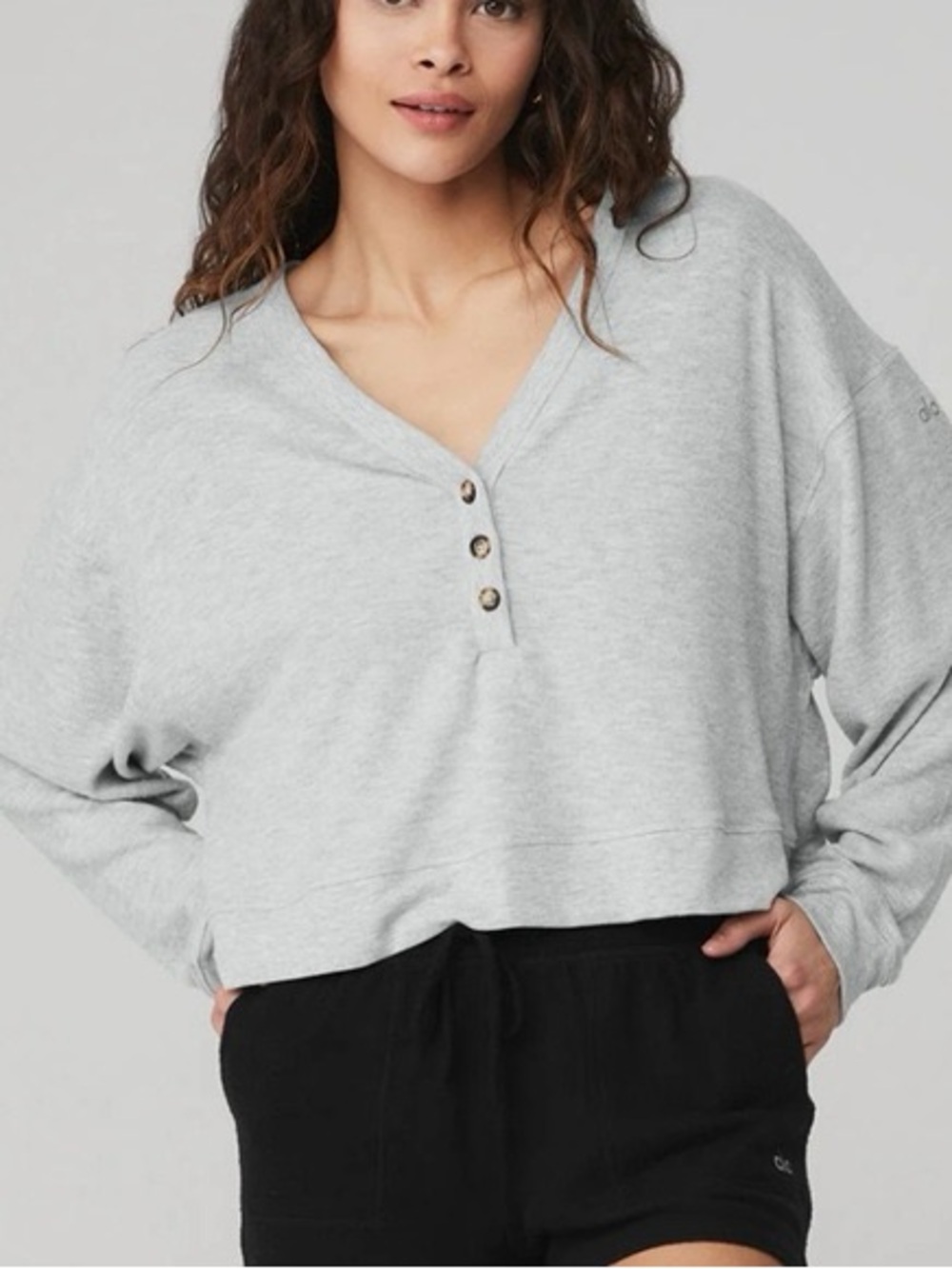 Alo Yoga Alolux Soho Cropped Henley in Athletic Grey NWOT